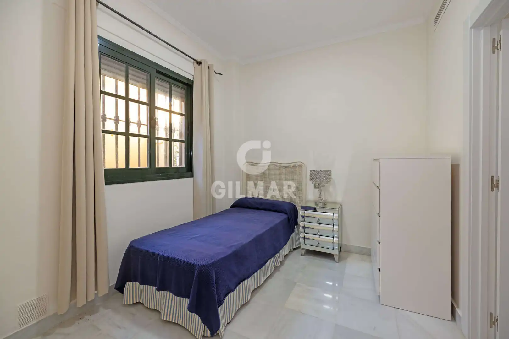Habitación de Casa o chalet en venta en Estepona con Calefacción, Jardín privado y Piscina