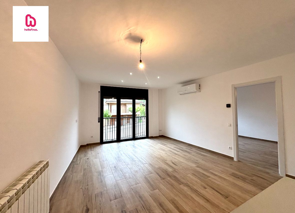 Living room of Planta baja for sale in Avià  with Air Conditioner, Heating and Terrace