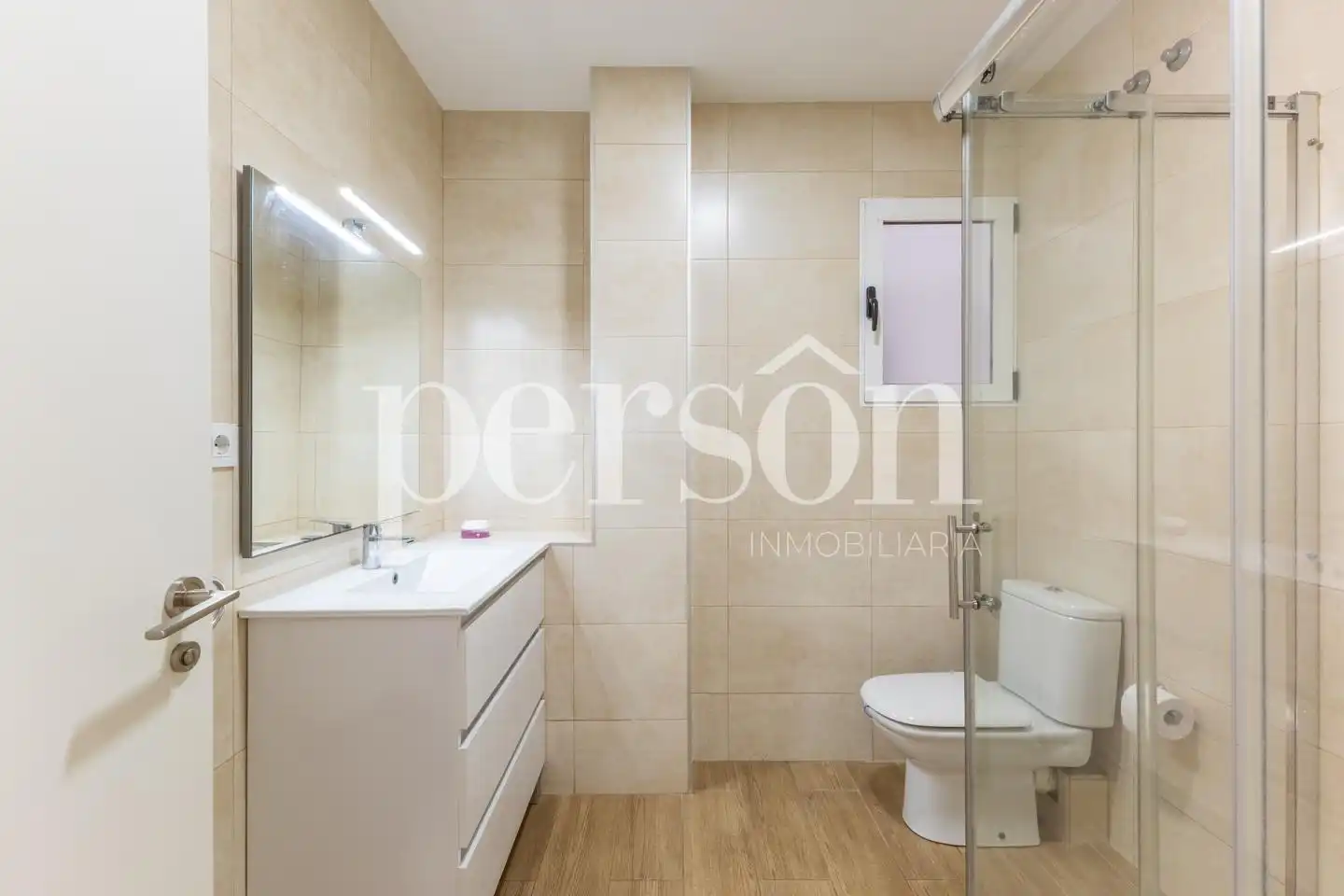 Bathroom of Flat for rent in Valencia  with Terrace and Furnished