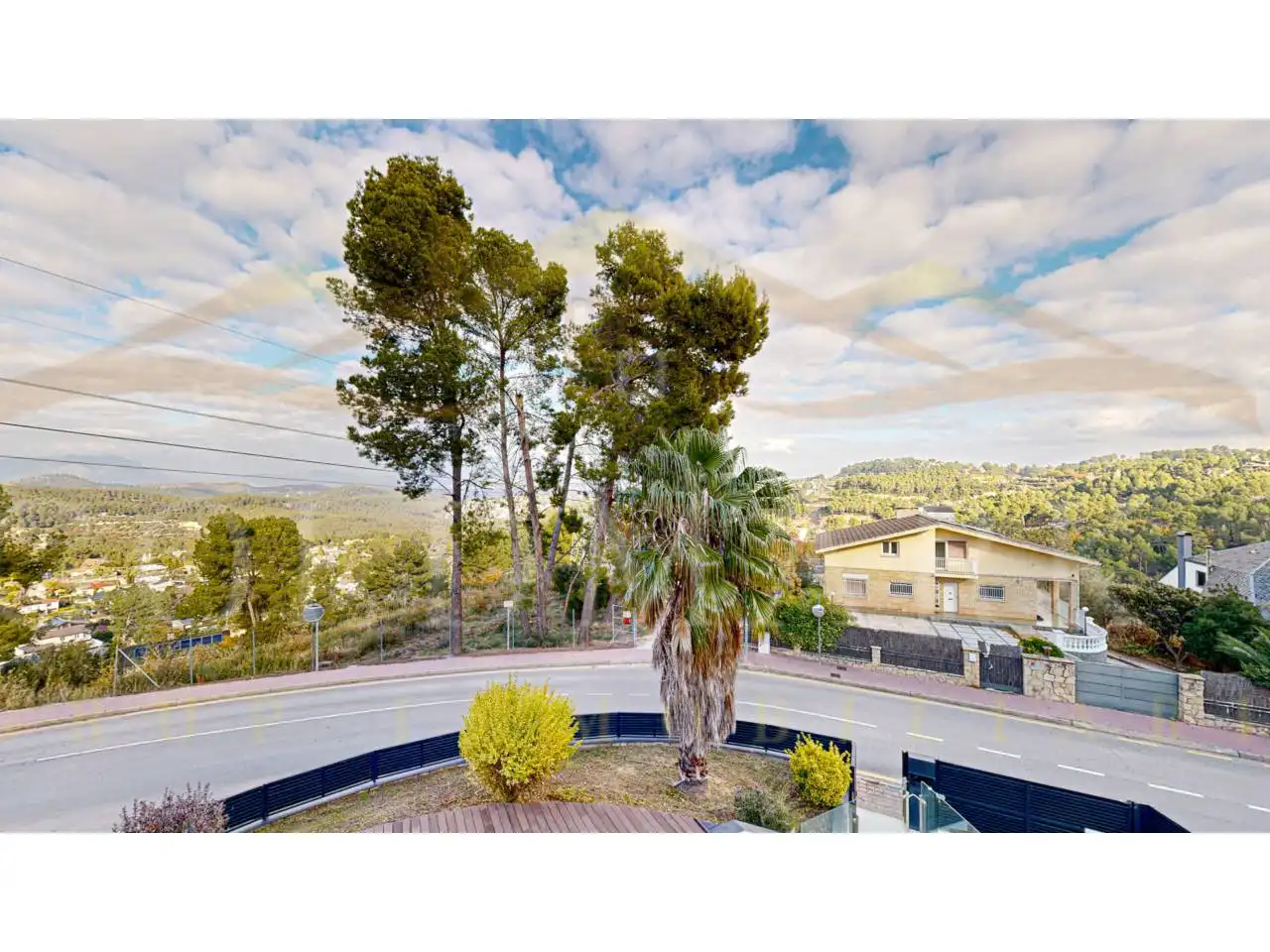 Vista exterior de Casa o xalet en venda en Corbera de Llobregat amb Aire condicionat, Calefacció i Jardí privat