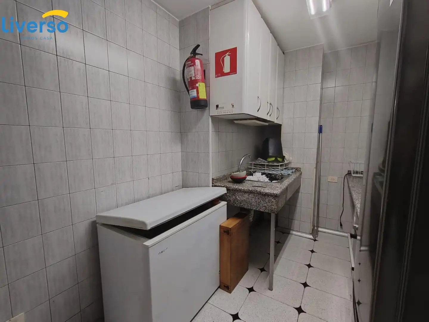 Cuina de Local en venda en Burgos amb Aire condicionat i Moblat