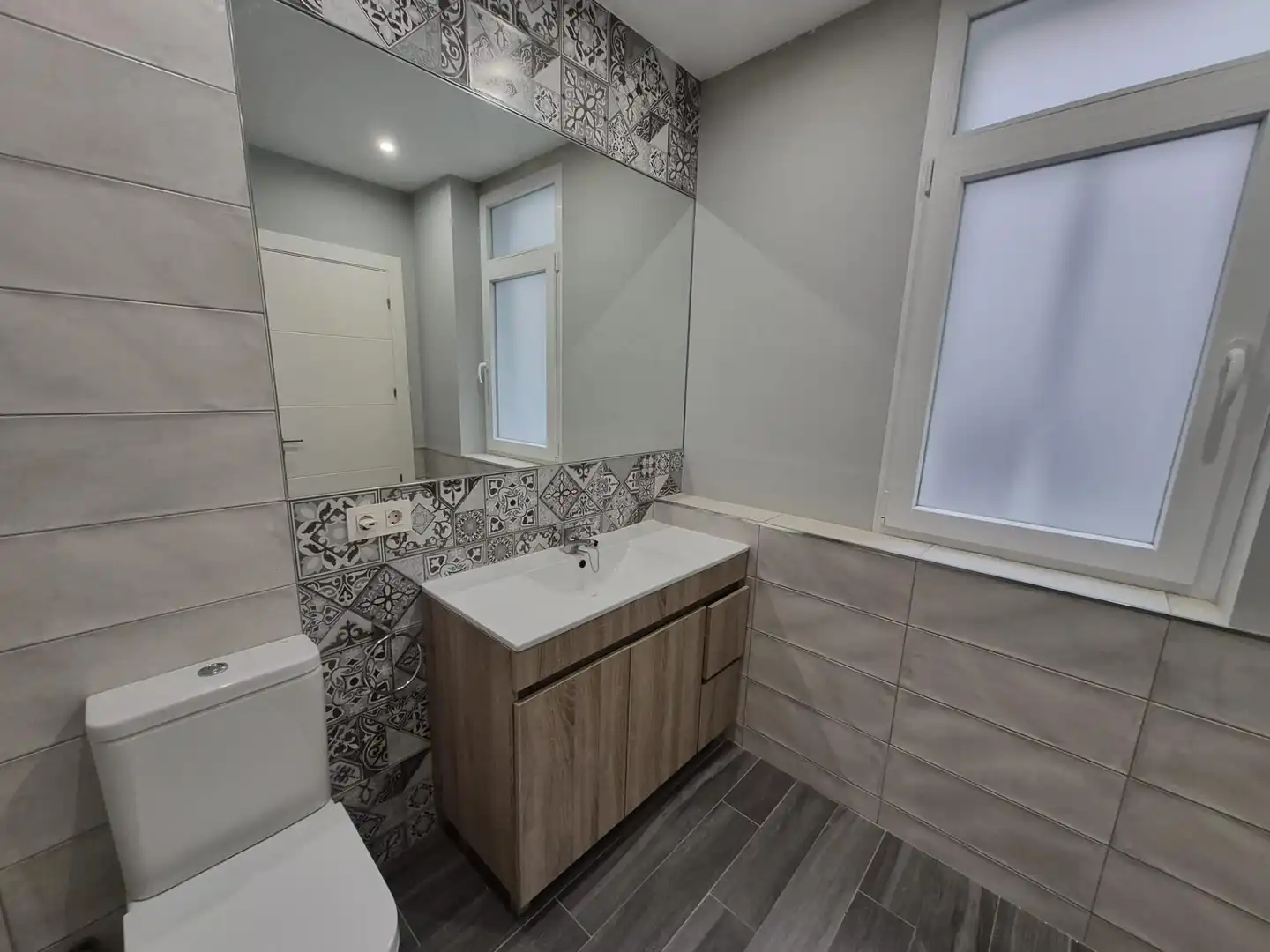 Baño de Piso en venta en Valladolid con Calefacción, Terraza y Balcón