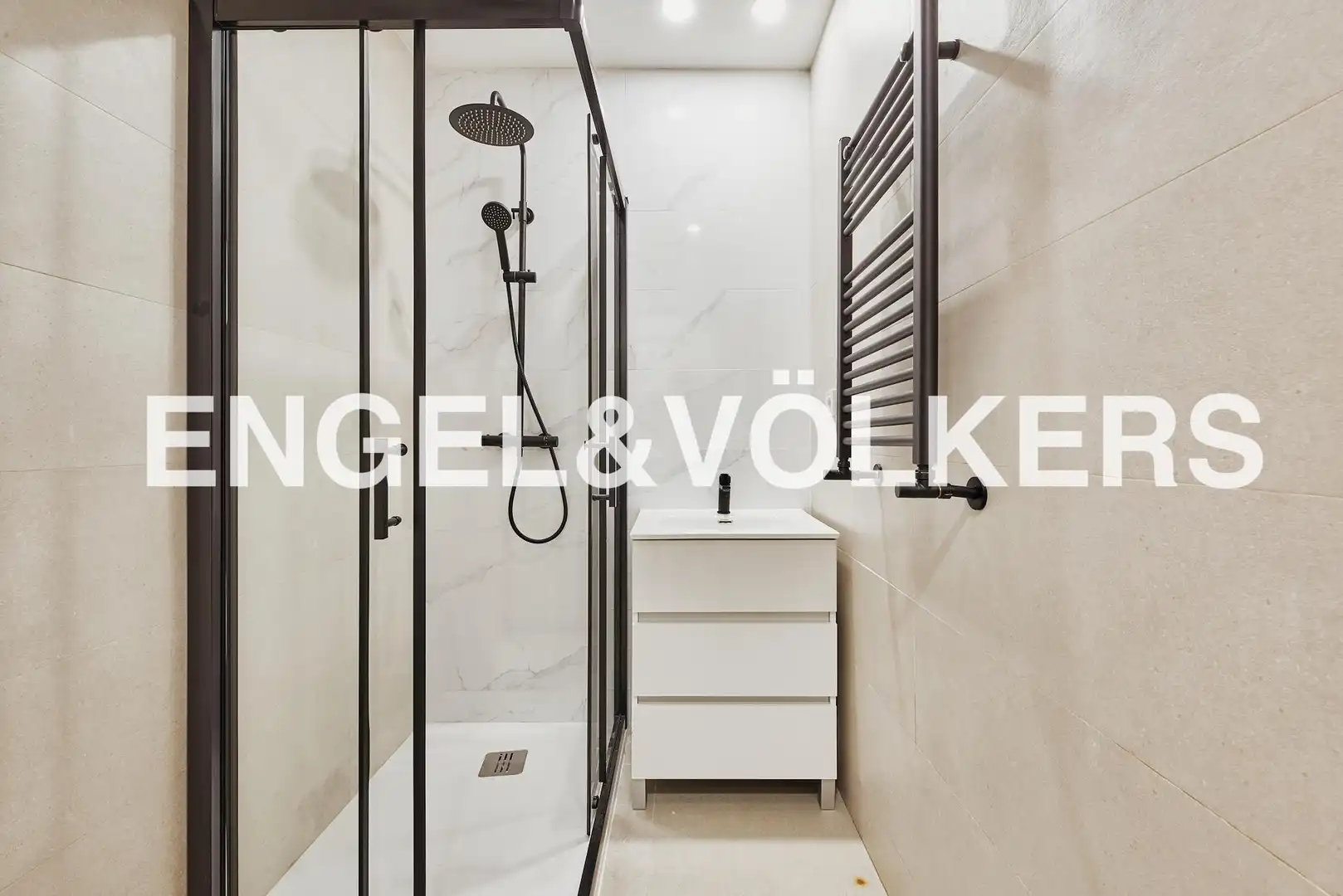 Baño de Piso en venta en Madrid con Aire acondicionado y Calefacción