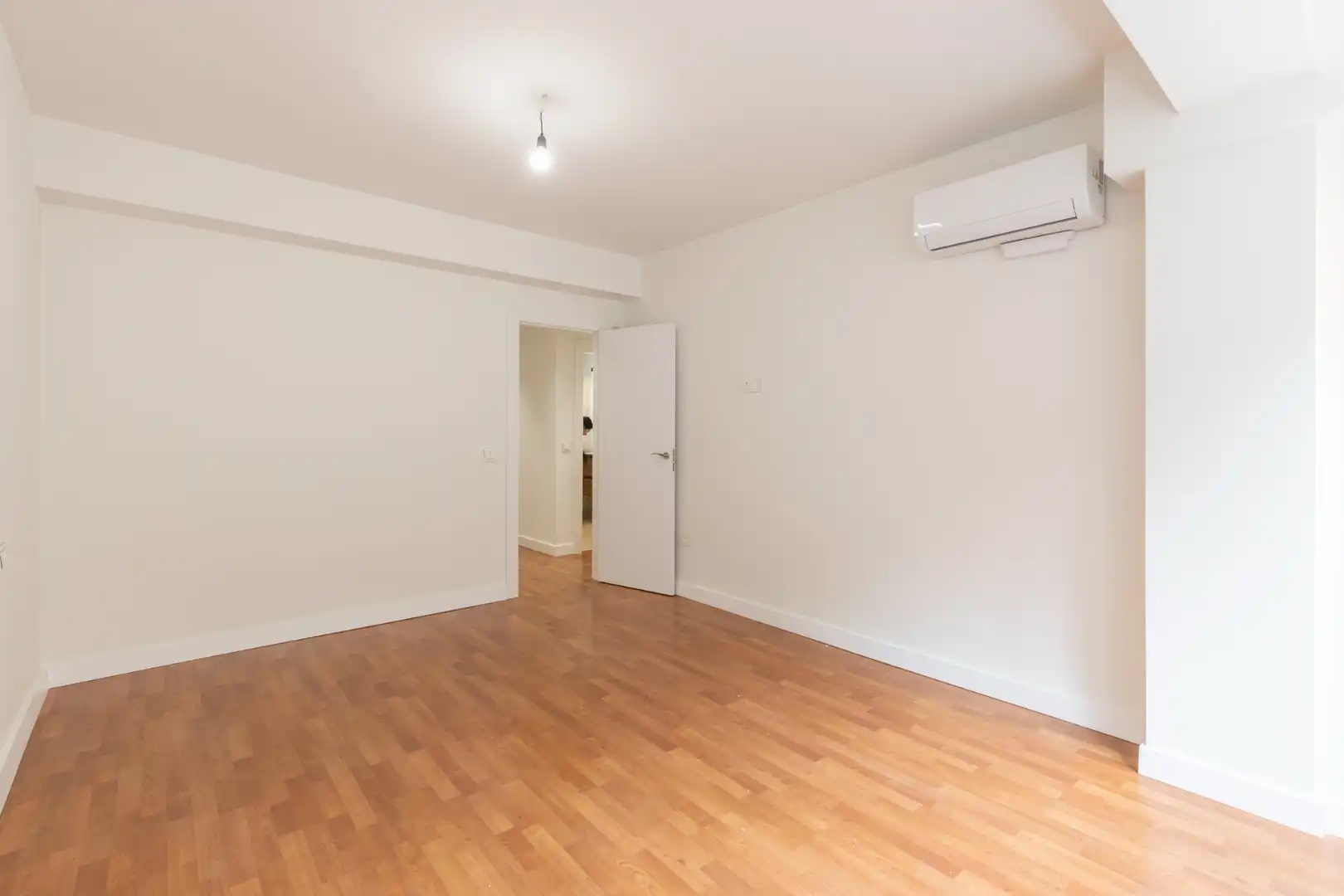 Flat for sale in Granada  with Air Conditioner, Heating and Parquet flooring