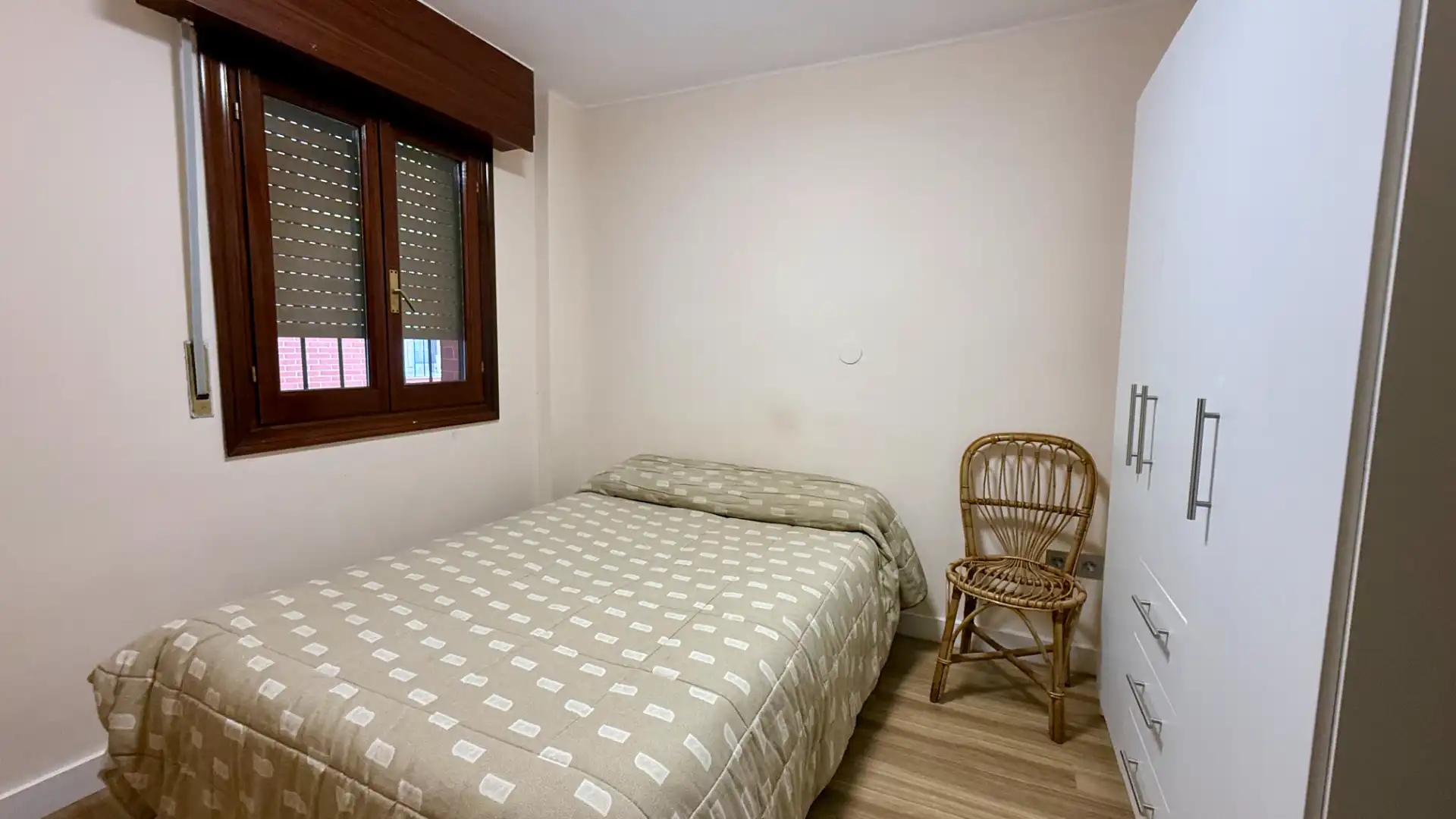 Bedroom of Flat for sale in Barakaldo   with Furnished