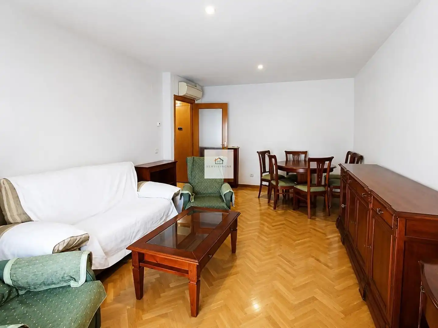 Living room of Flat for rent in Madrid  with Air Conditioner, Heating and Private garden