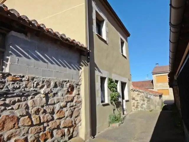 Vista exterior de Casa o chalet en venta en Cascajares de la Sierra con Trastero y Amueblado