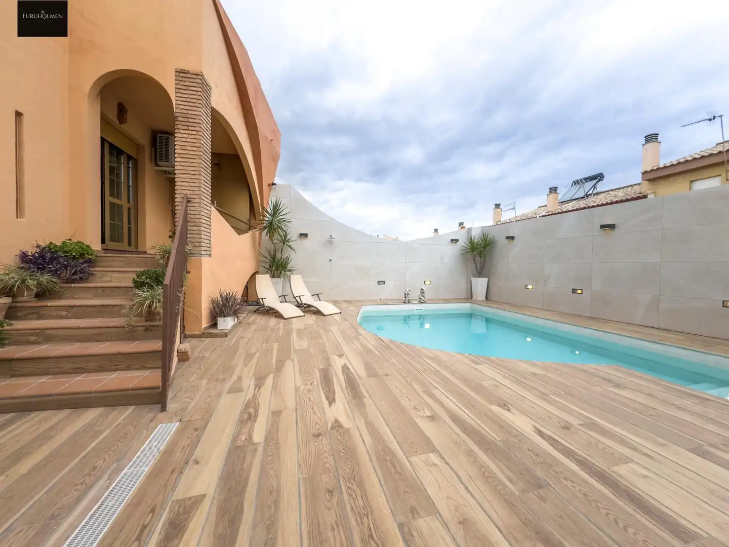 Piscina de Casa adosada en venda en Las Gabias amb Aire condicionat, Calefacció i Jardí privat