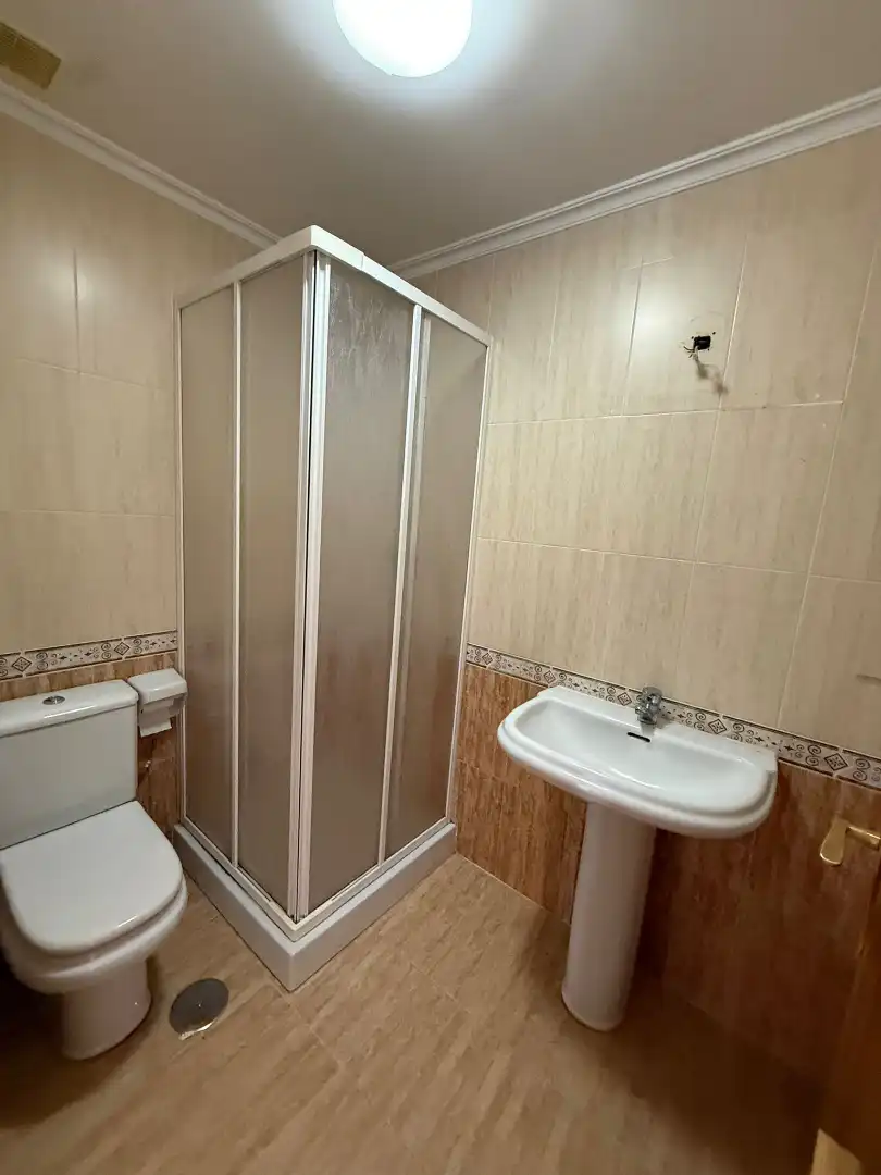 Bathroom of Flat for sale in Oviedo   with Heating