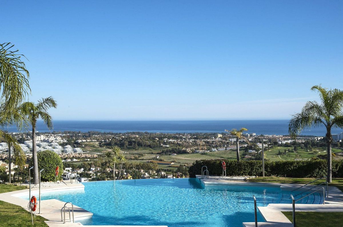 Swimming pool of Apartment for sale in Benahavís  with Air Conditioner, Terrace and Furnished