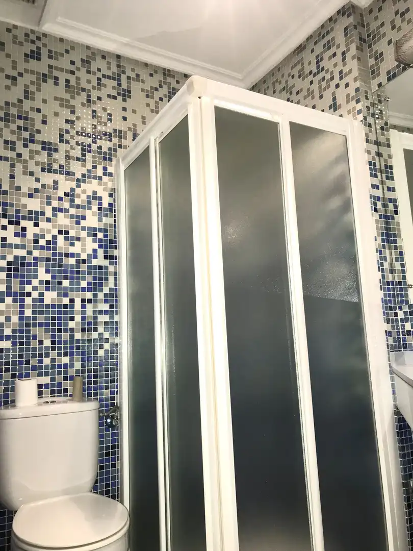 Baño de Casa adosada en venta en Plasencia con Aire acondicionado, Calefacción y Jardín privado