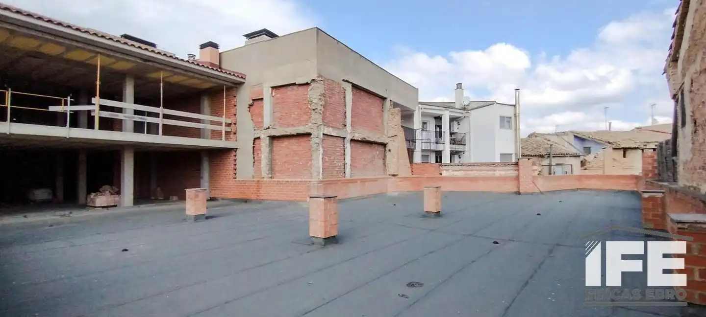 Vista exterior de Edifici en venda en Alagón