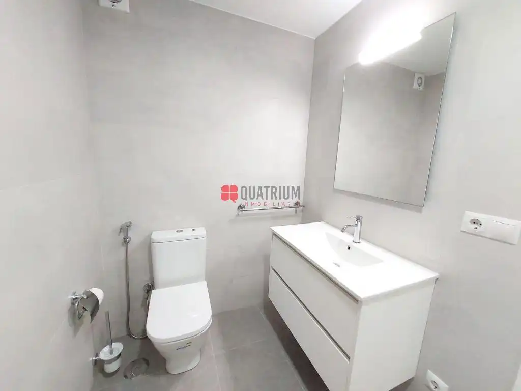 Badezimmer von Wohnung zur Miete in Santiago de Compostela 