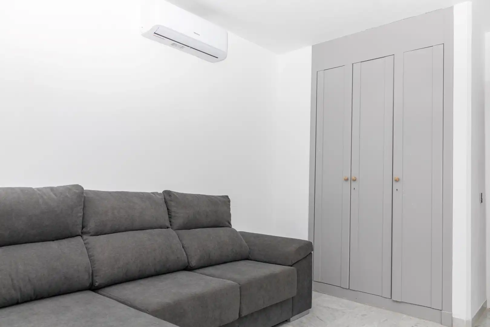 Living room of Detached homes for rent in Estepona  with Air Conditioner, Private garden and Terrace