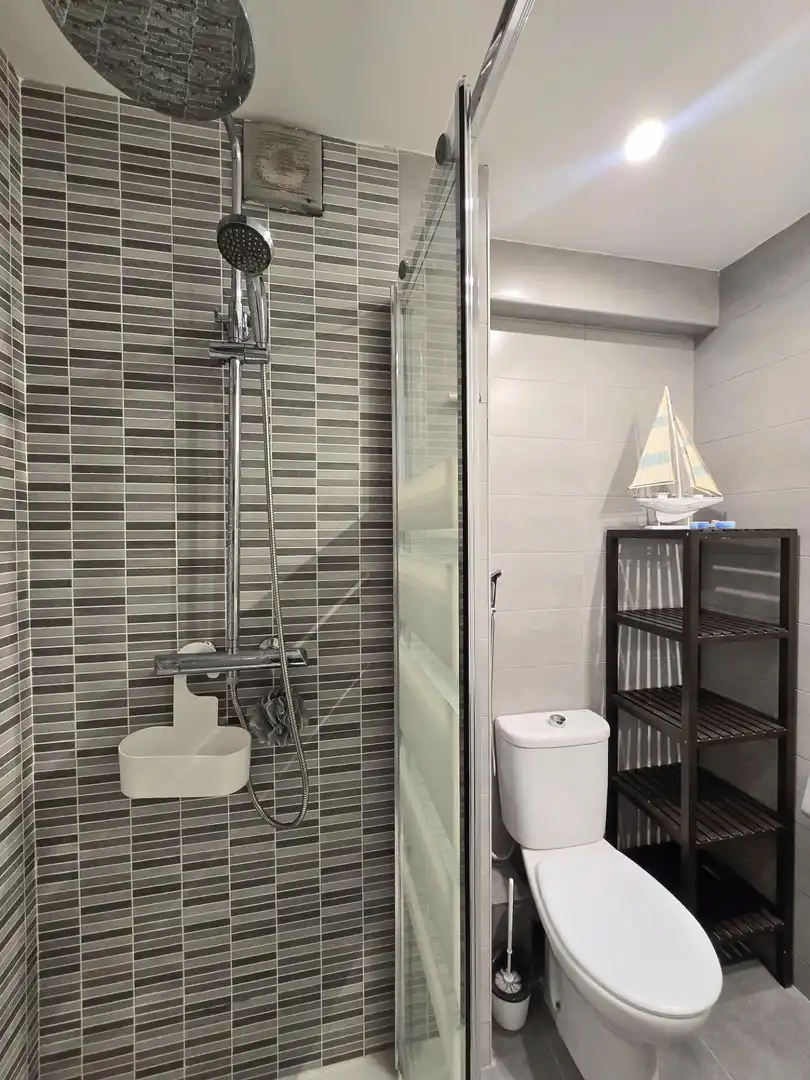 Badezimmer von Wohnung zum Verkauf in Benalmádena mit Privatgarten, Möbliert und Gemeinschaftspool
