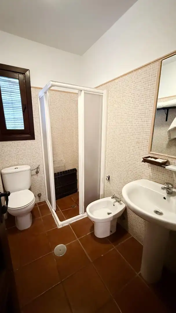 Badezimmer von Gebäude zum Verkauf in Almonaster la Real, Huelva