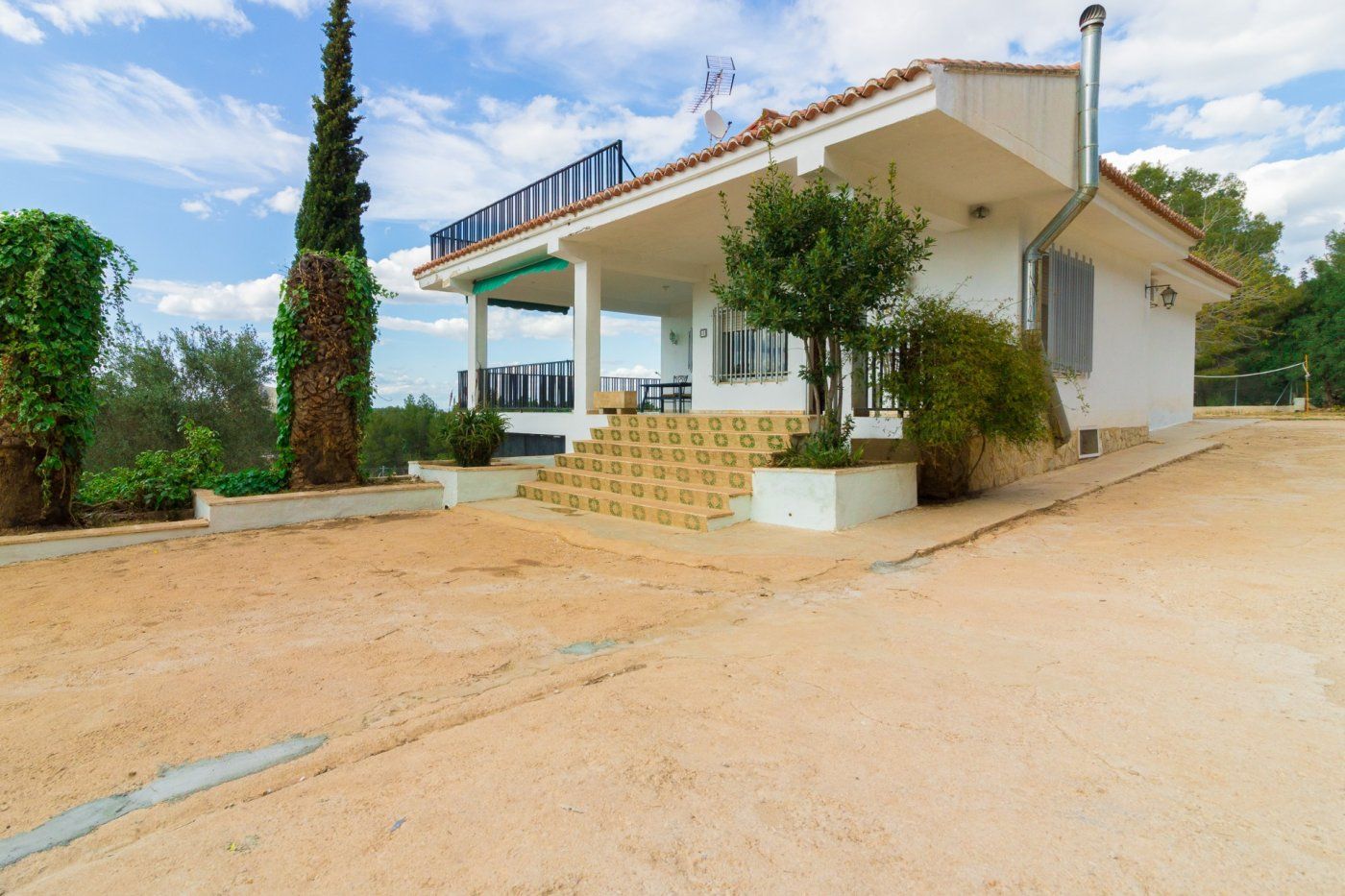 Vista exterior de Casa o xalet en venda en El Genovés amb Jardí privat, Terrassa i Traster