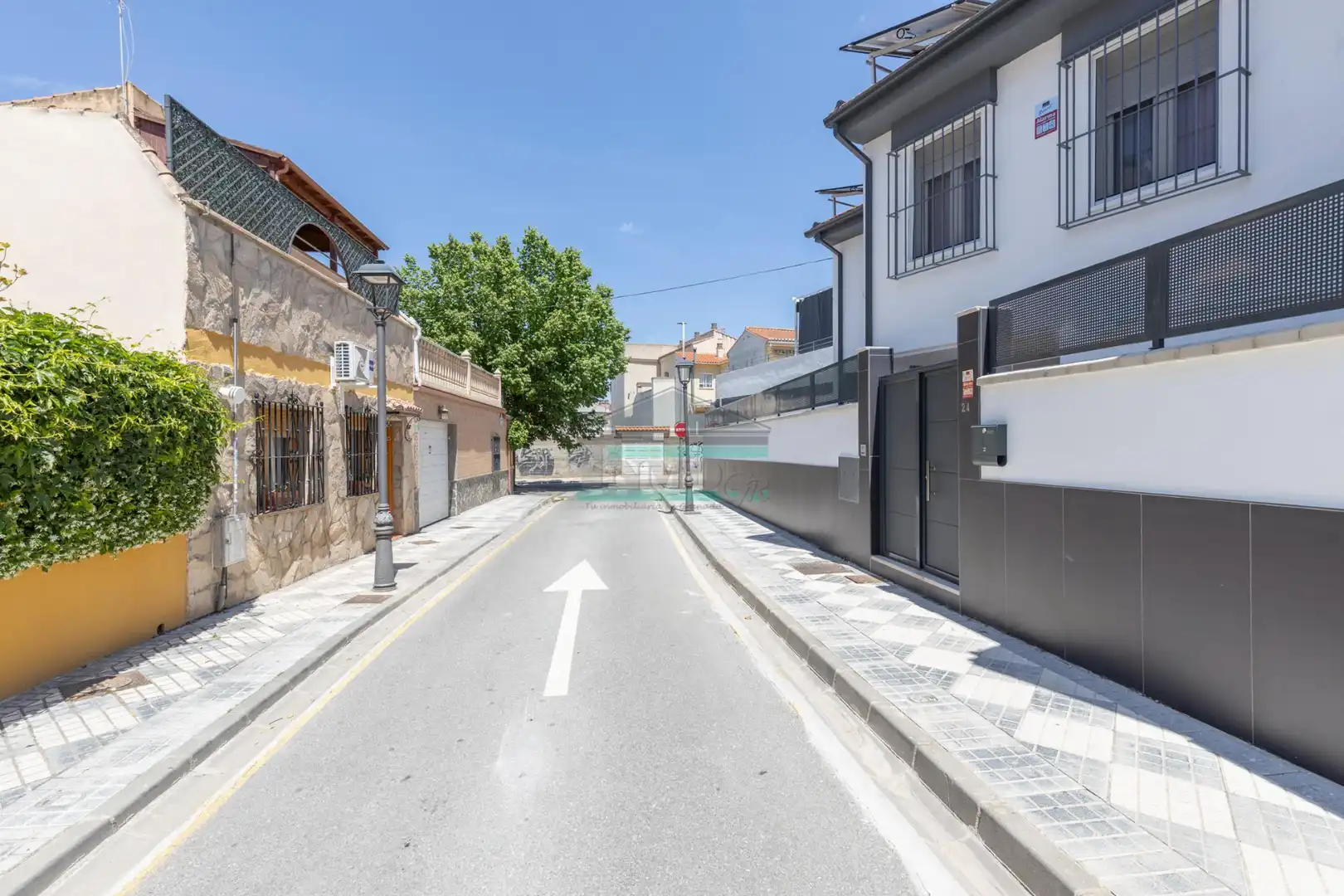 Aparcament de Casa adosada en venda en Maracena amb Aire condicionat, Calefacció i Jardí privat