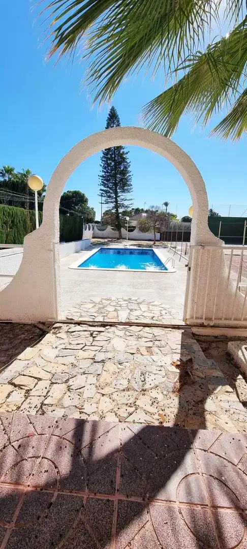 Piscina de Casa o chalet en venta en Elche / Elx con Jardín privado, Terraza y Trastero