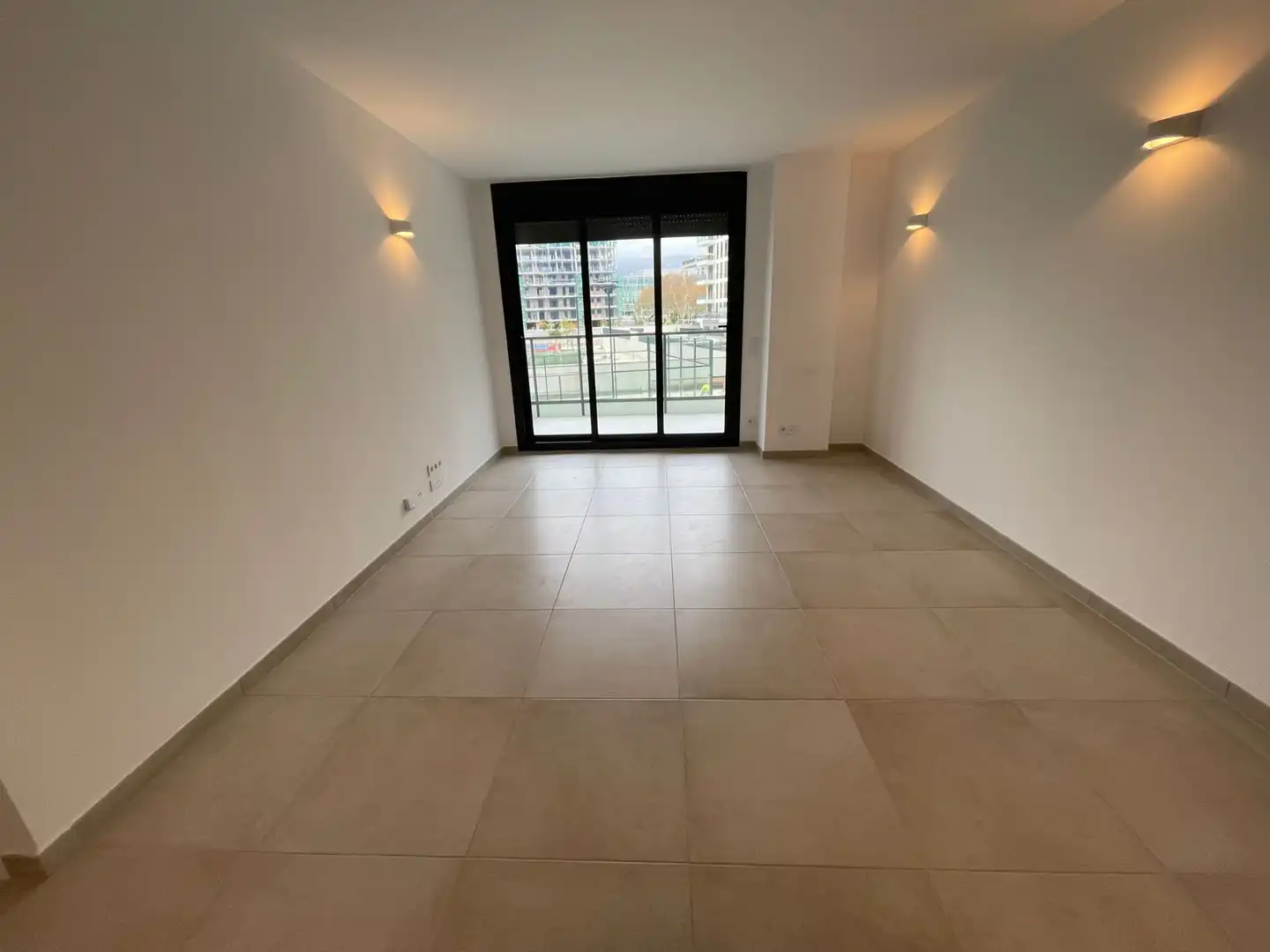 Wohnzimmer von Wohnung zur Miete in Barcelona mit Klimaanlage, Heizung und Ofen