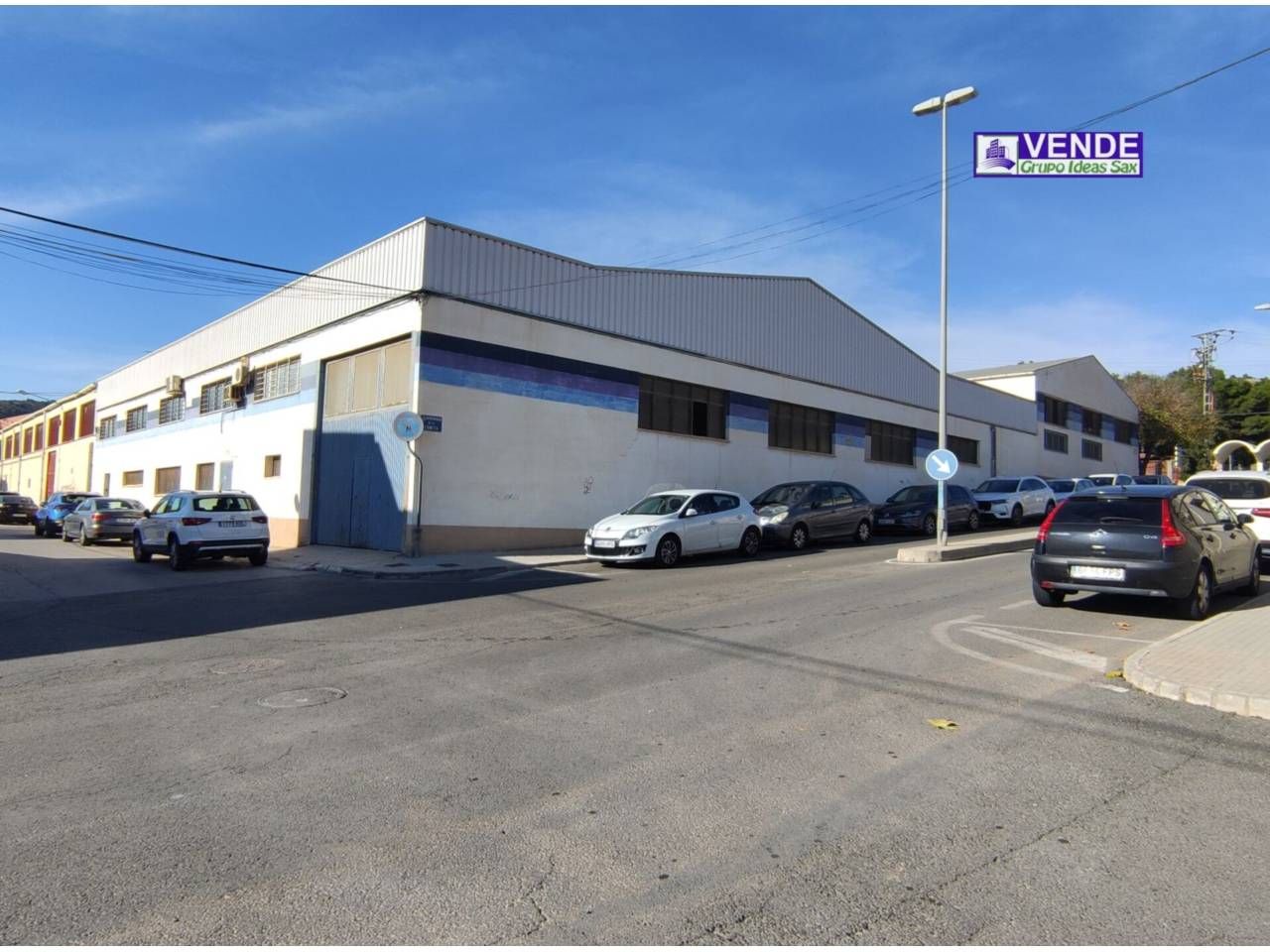Vista exterior de Nave industrial en venta en Elda