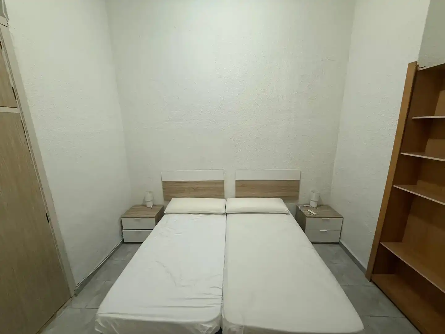 Schlafzimmer von Erdgeschoss zur Miete in Valencia mit Klimaanlage und Möbliert