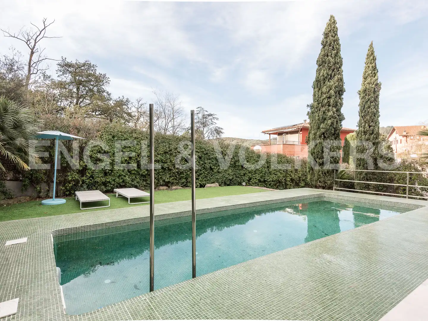 Piscina de Casa o chalet en venta en Barcelona con Aire acondicionado, Calefacción y Jardín privado