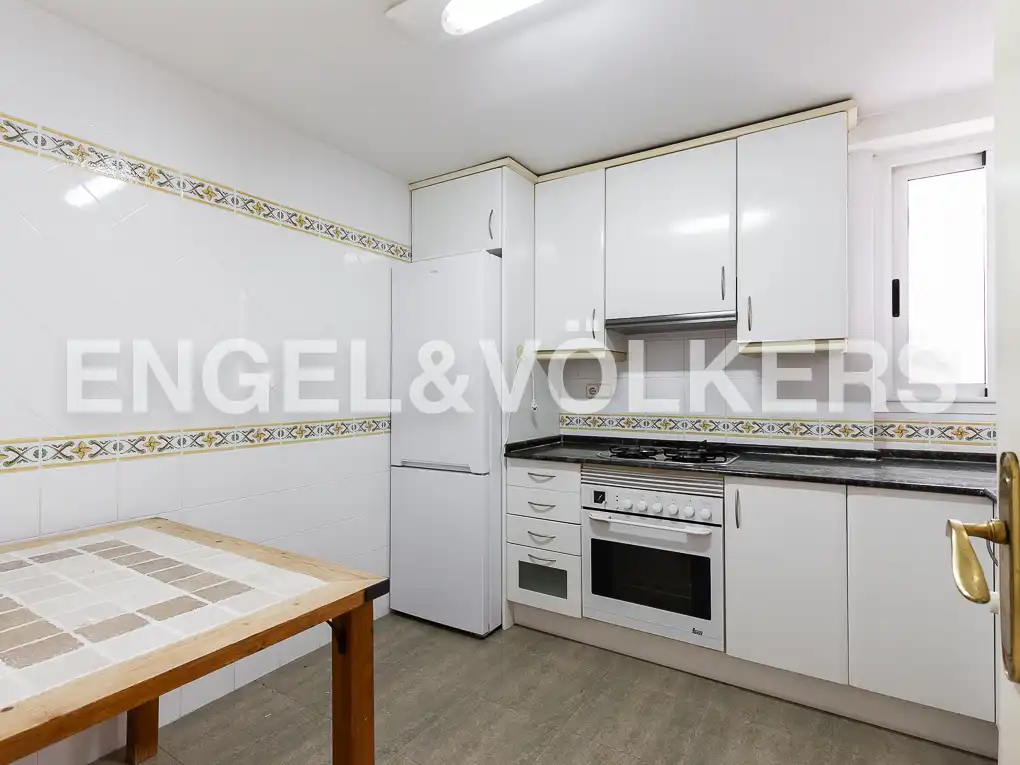 Cuina de Àtic de lloguer en Valencia amb Aire condicionat, Calefacció i Parquet