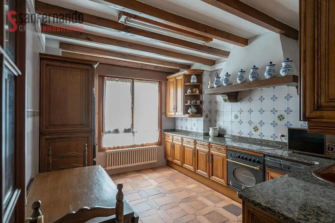 Cocina de Piso en venta en Corvera de Toranzo con Calefacción