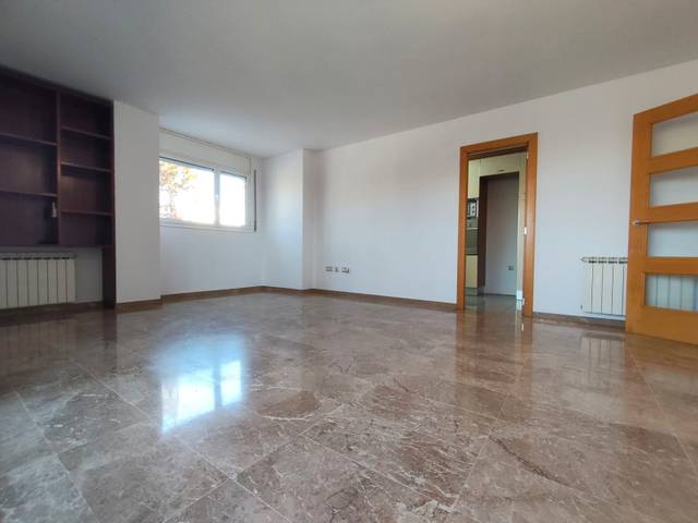 Piso en Venta en Carrer de la Igualtat en Cementiri Vell