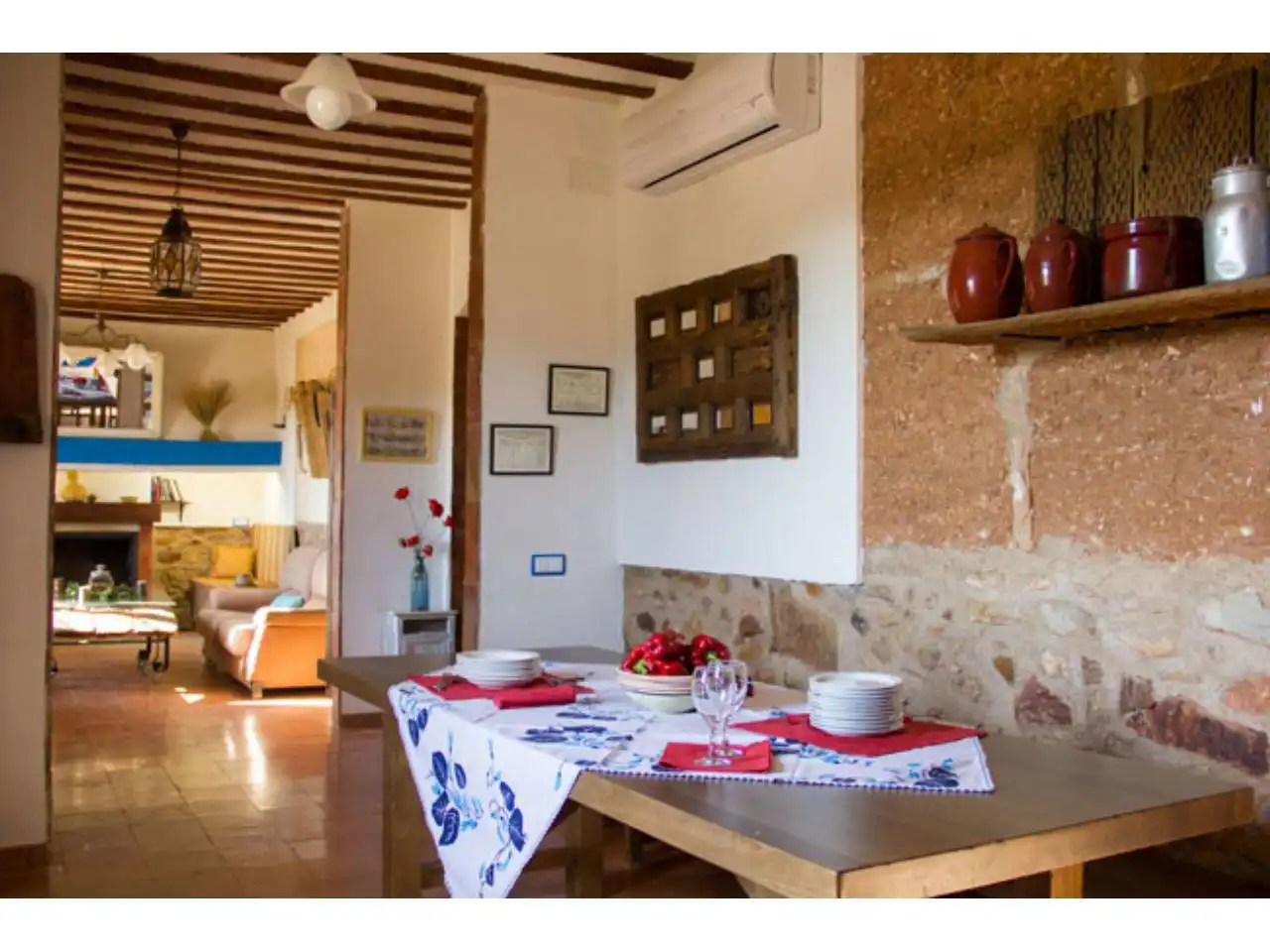Comedor de Finca rústica en venta en Alhambra con Aire acondicionado, Calefacción y Jardín privado