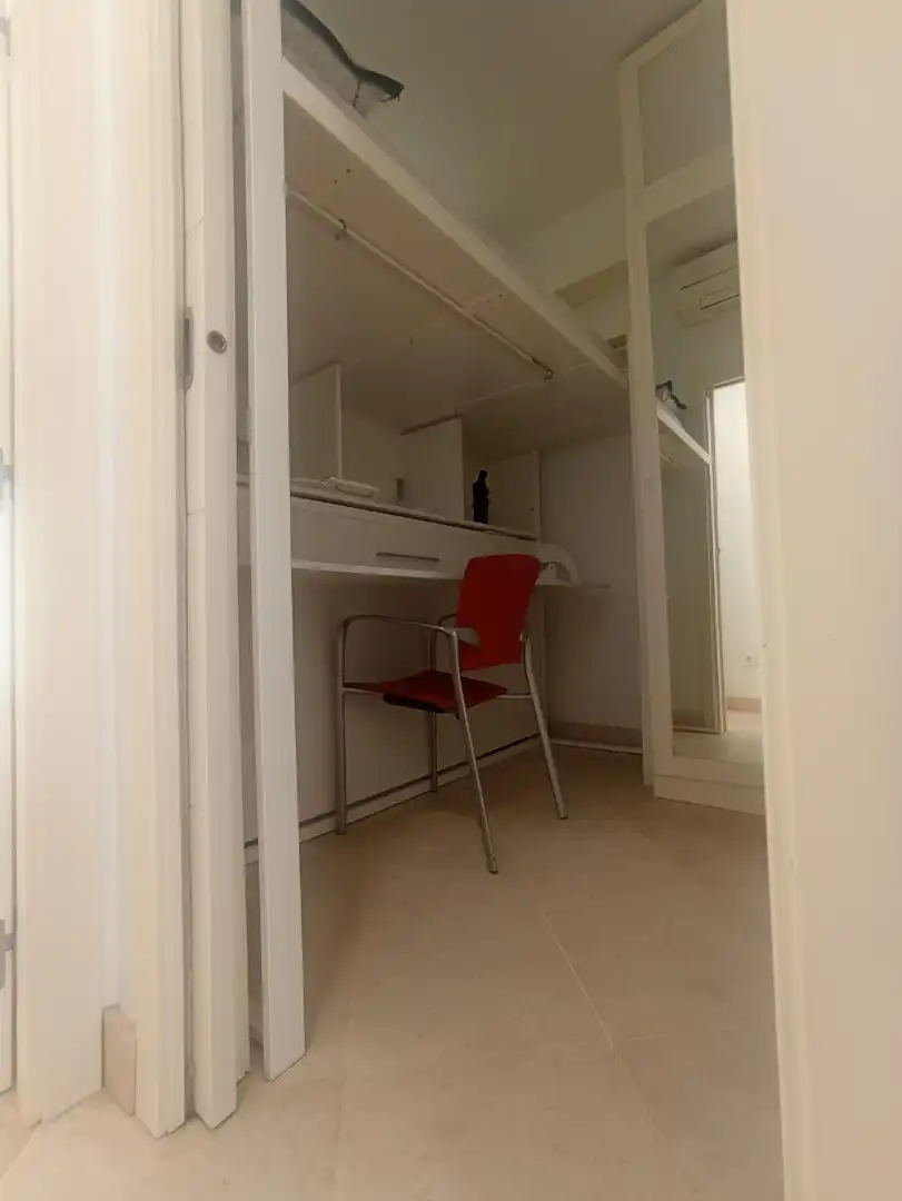Habitación de Piso en venta en Sevilla con Aire acondicionado, Trastero y Amueblado