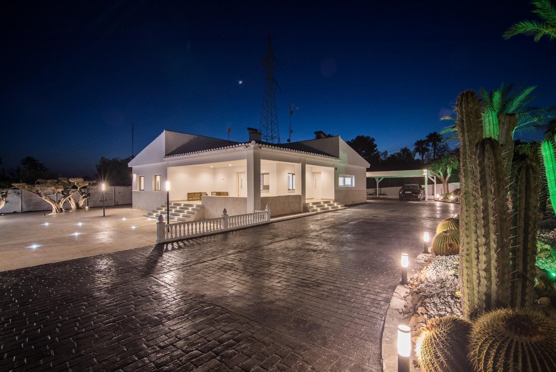 Exterior view of House or chalet for sale in Elche / Elx  with Air Conditioner, Heating and Private garden