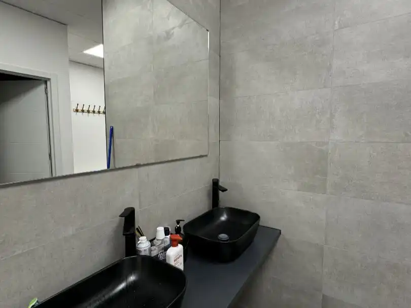 Baño de Local de alquiler en Aldaia con Aire acondicionado y Calefacción