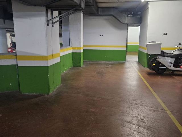 Garaje en Venta en Gran Via de les Corts Catalanes, 184 en La Marina del Port