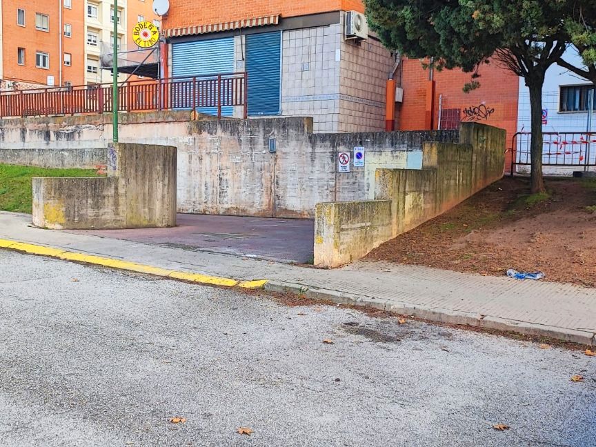 Exterior view of Garage to rent in Burgos Capital