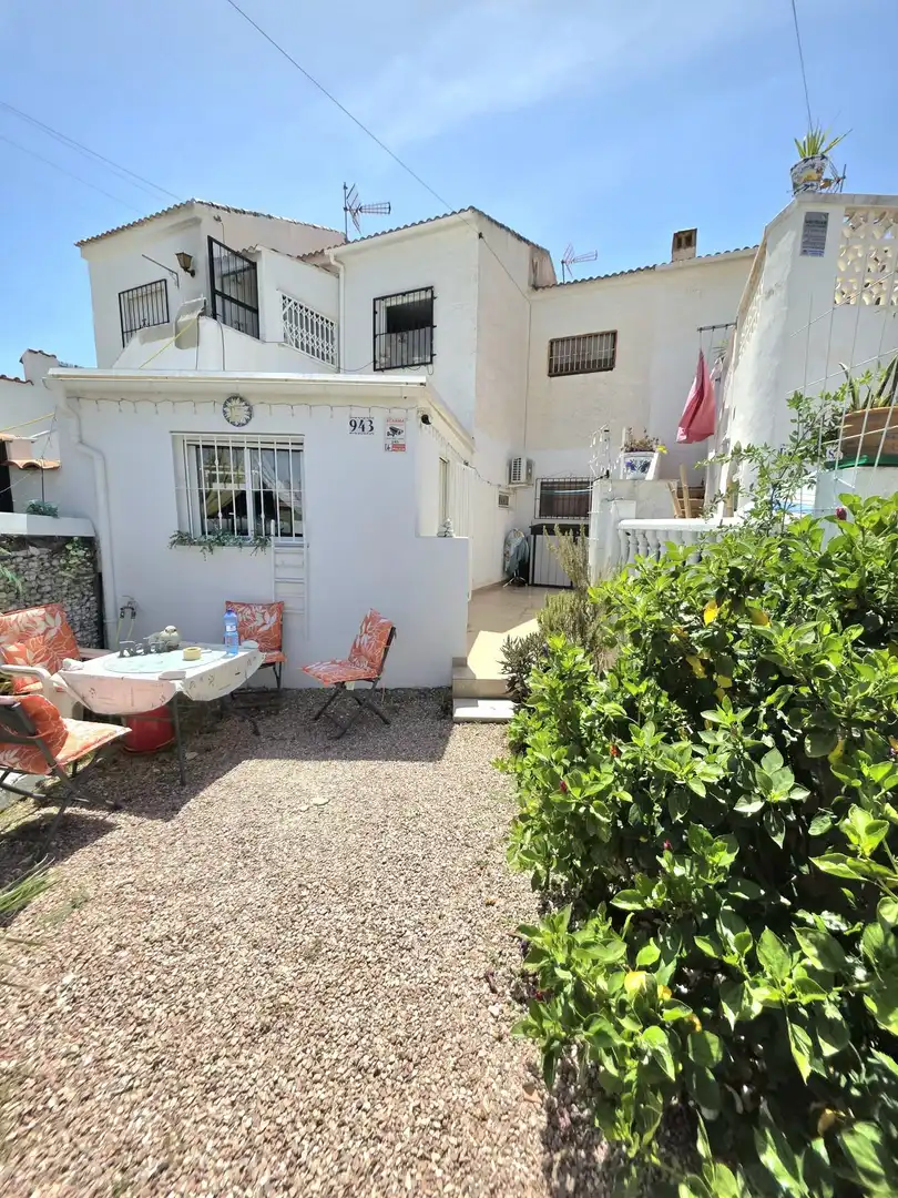 Terrassa de Casa o xalet en venda en Torrevieja amb Aire condicionat, Jardí privat i Terrassa