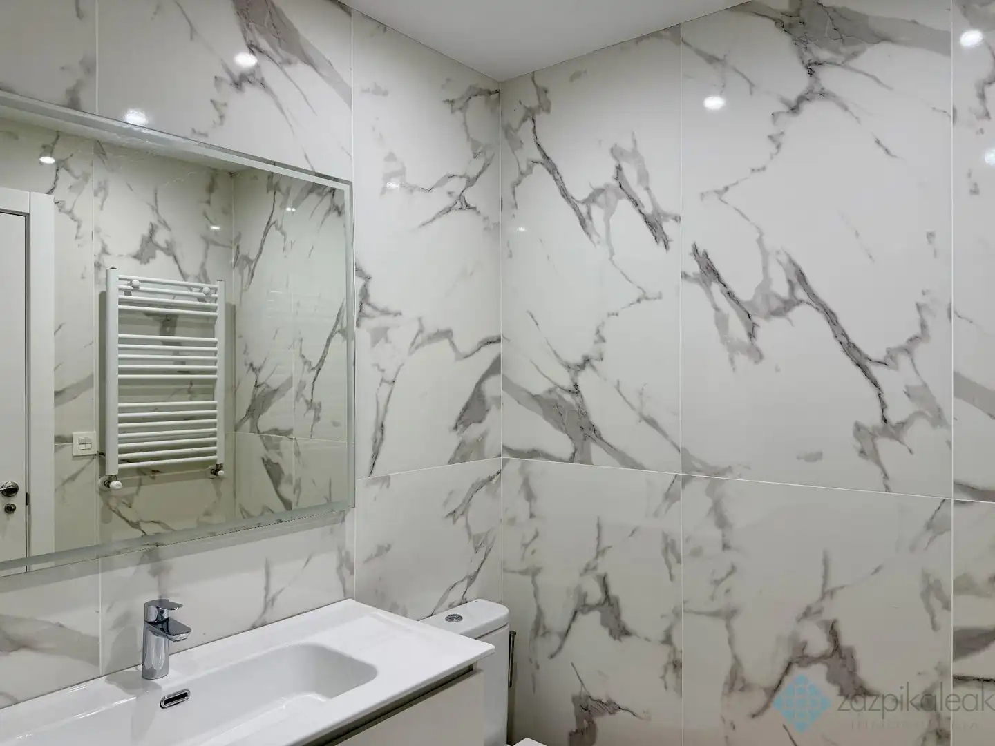 Bathroom of Flat for rent in Bilbao   with Heating and Furnished