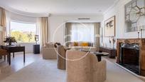 Living room of Flat for sale in  Madrid Capital  with Air Conditioner, Heating and Terrace