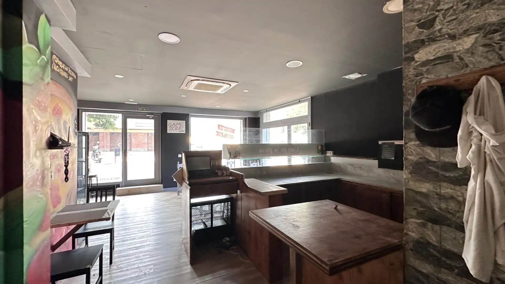 Cocina de Local en venta en Olot con Aire acondicionado y Parquet