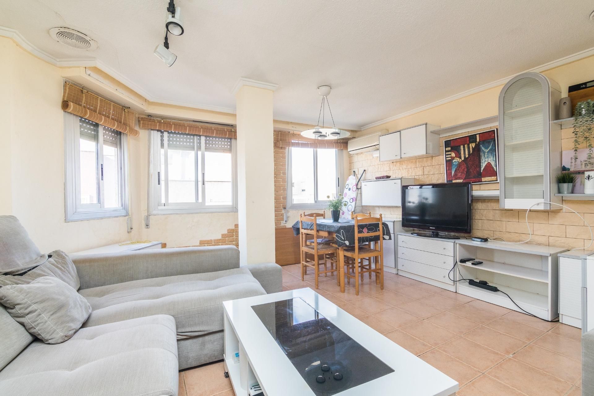 Pis de lloguer a Plaza Crevillente - Antiguos Juzgados - El Asilo