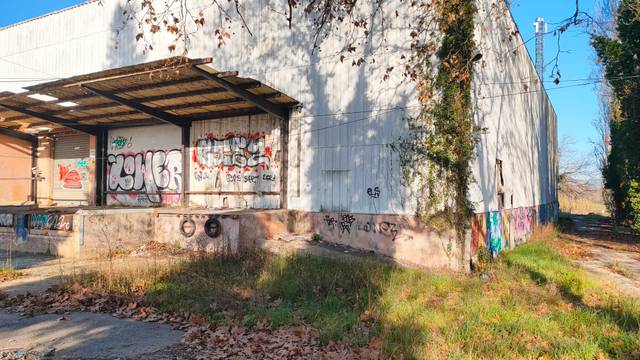 Nave industrial en Alquiler en Bescanó