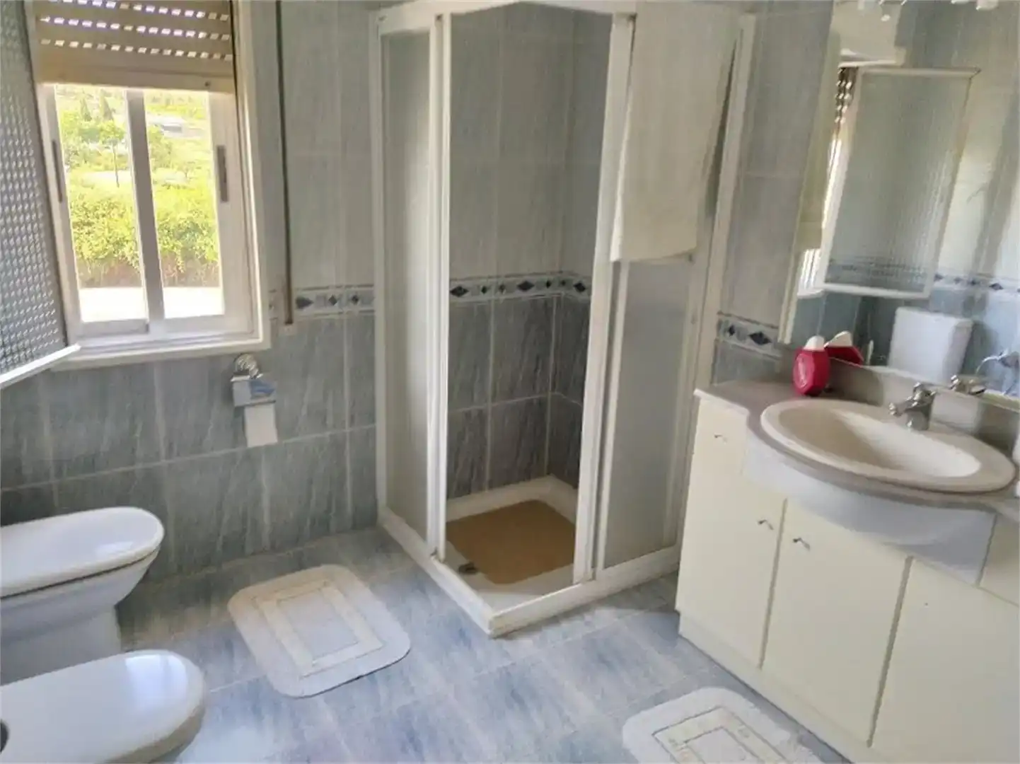 Baño de Piso en venta en Ausejo con Jardín privado, Trastero y Amueblado