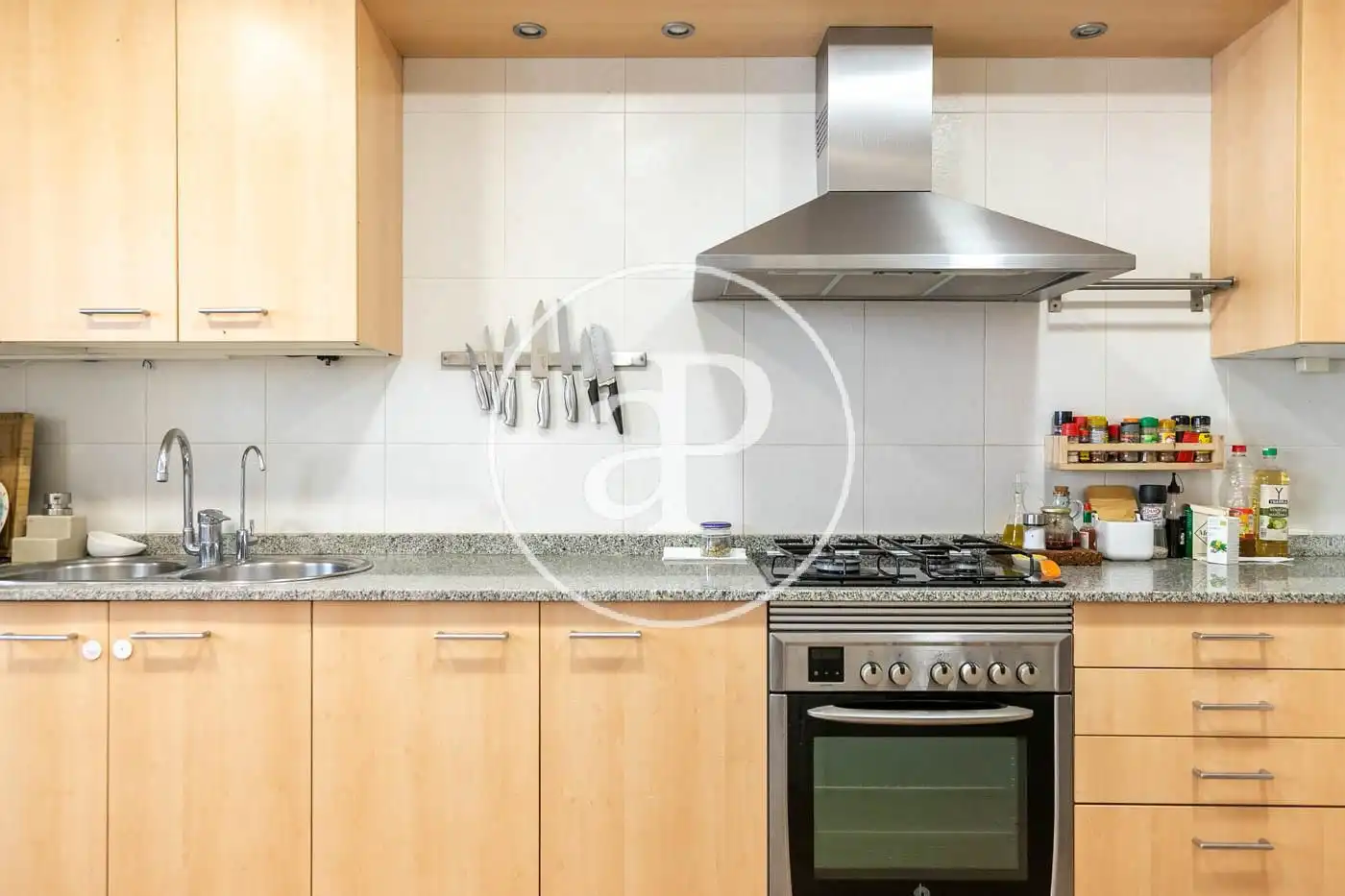 Cuina de Casa o xalet de lloguer en Barcelona amb Aire condicionat, Calefacció i Terrassa