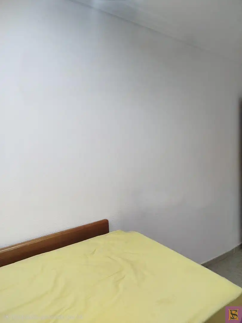 Dormitori de Pis en venda en La Pobla de Vallbona amb Aire condicionat, Moblat i Balcó