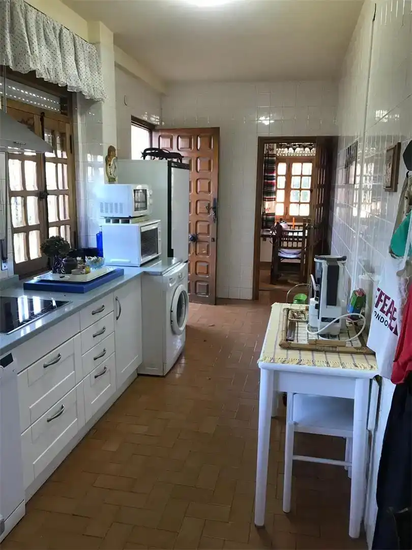 Cocina de Piso en venta en Micereces de Tera con Jardín privado, Piscina y Amueblado