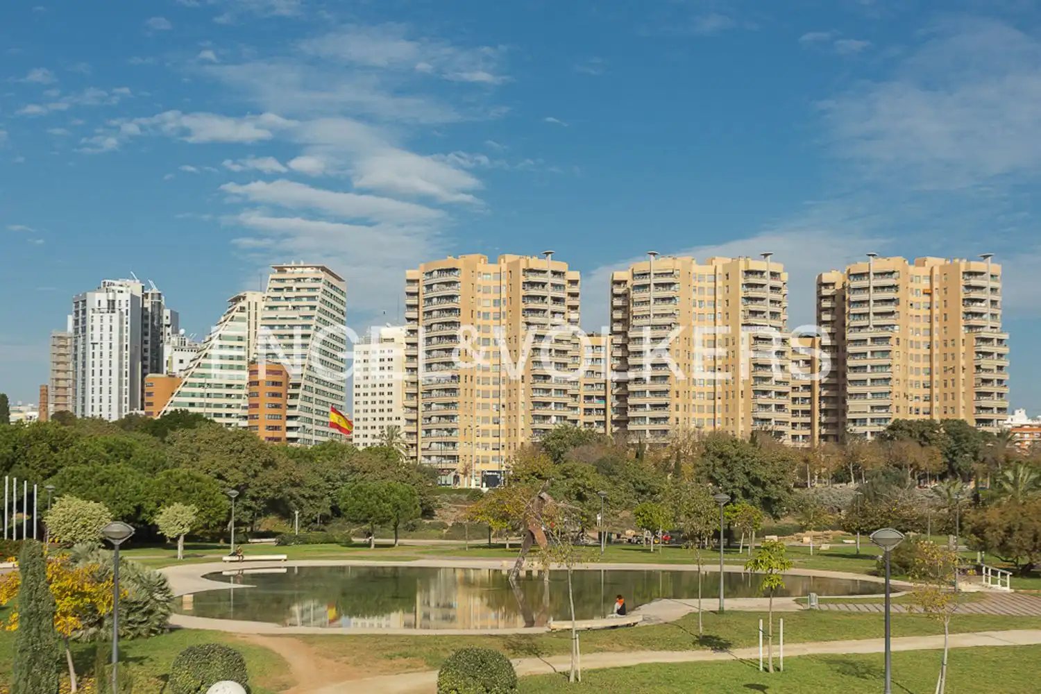Außenansicht von Wohnung zum Verkauf in Valencia mit Klimaanlage, Heizung und Privatgarten