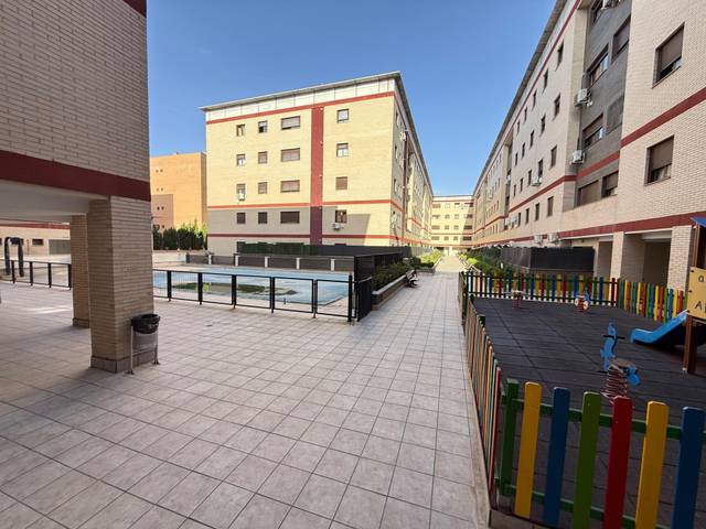 Piso en Venta en Calle Martires de Ocana en Zona Entrada - Gasolineras