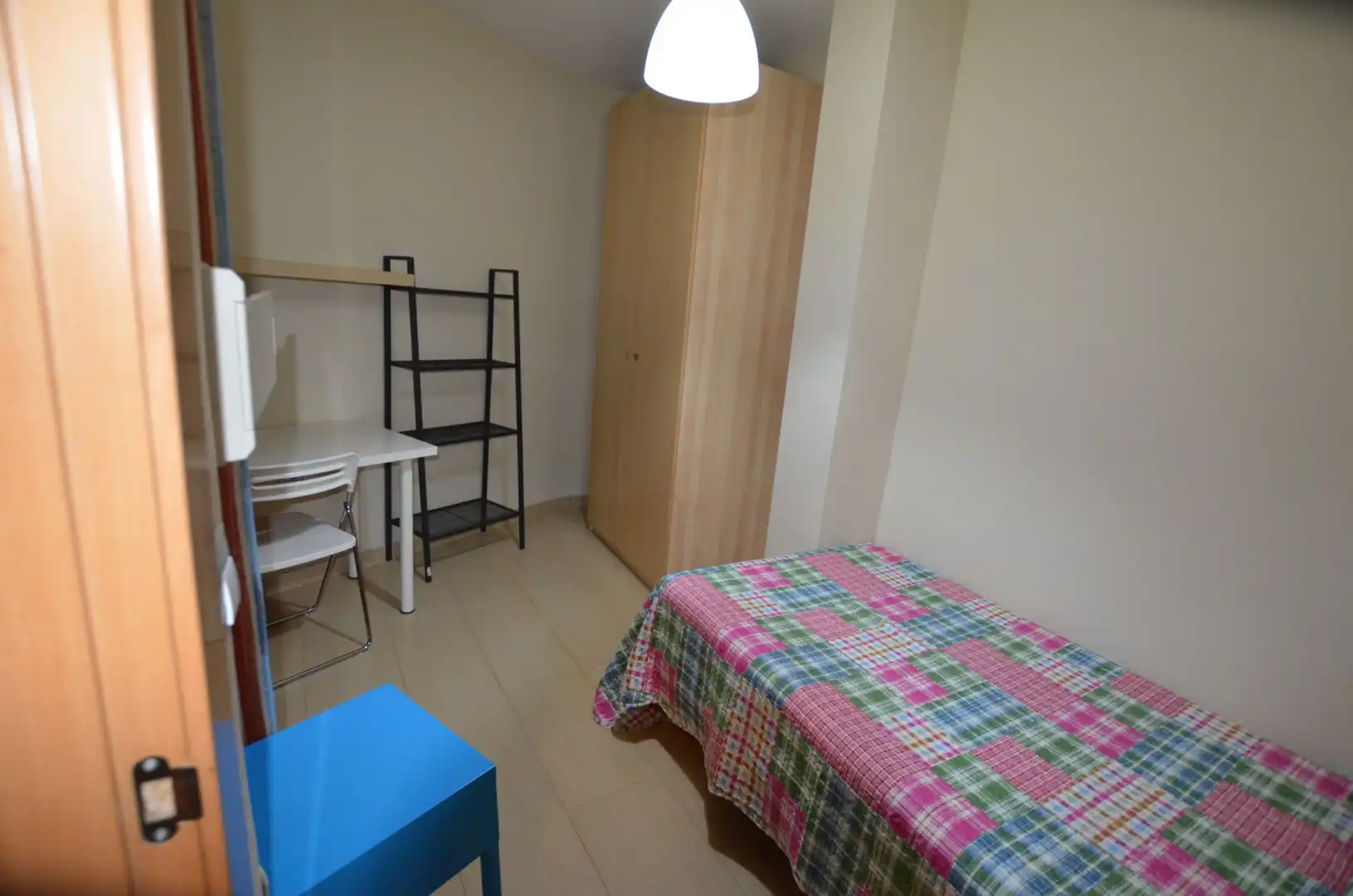 Bedroom of Flat for rent in Granada  with Heating, Furnished and Oven