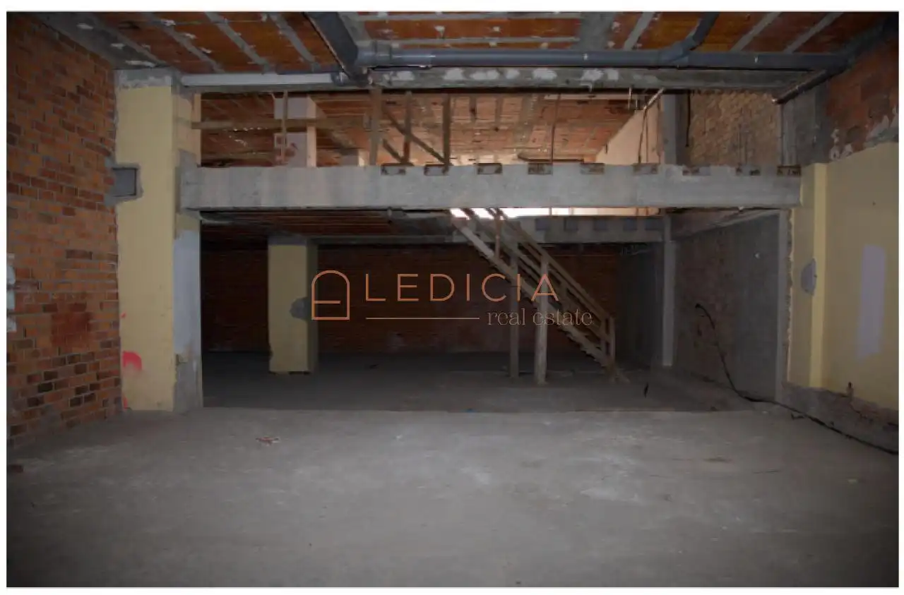 Local comercial de lloguer a Pi y Margall, imagen 8